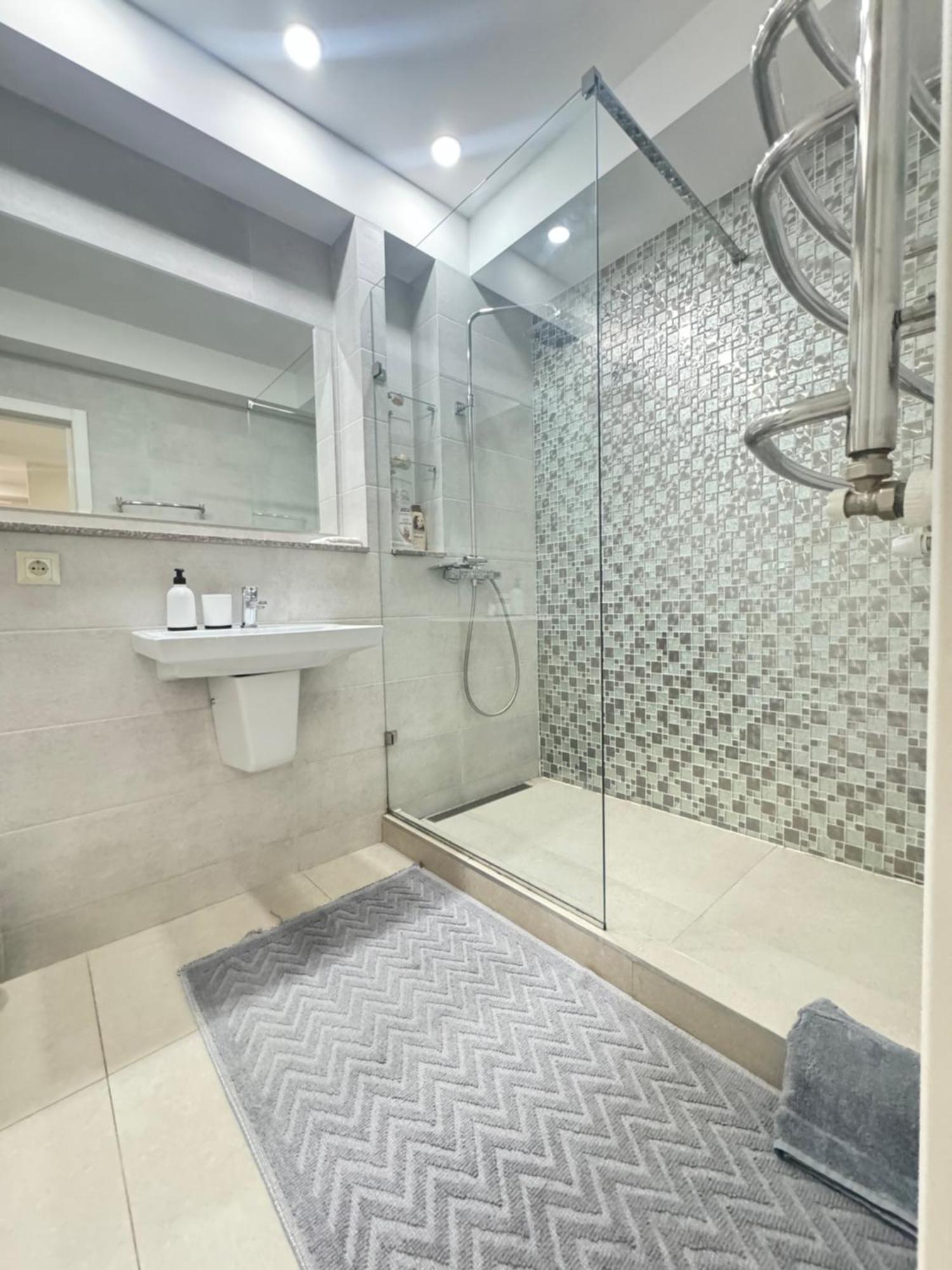New Lux Apartment In تشيسيناو المظهر الخارجي الصورة
